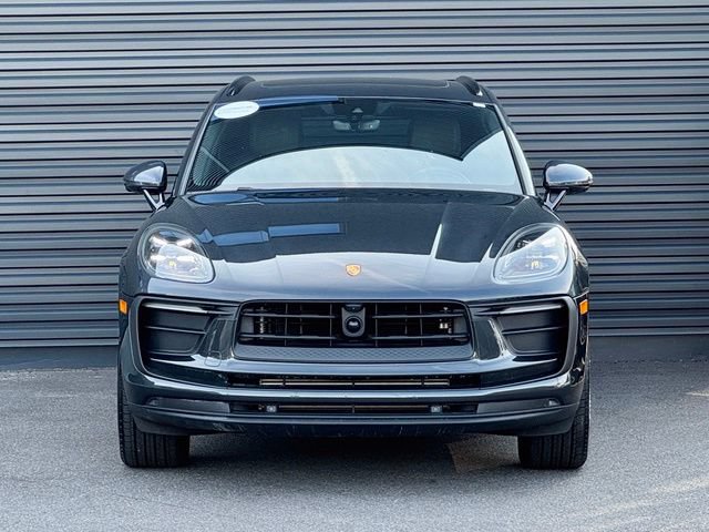 Certified 2026 Porsche Macan AWD/4WD image 10