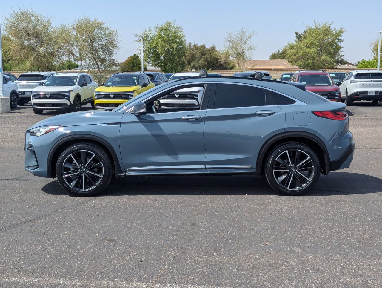 Certified 2022 INFINITI QX55 Luxe w/ Accent Package image 3