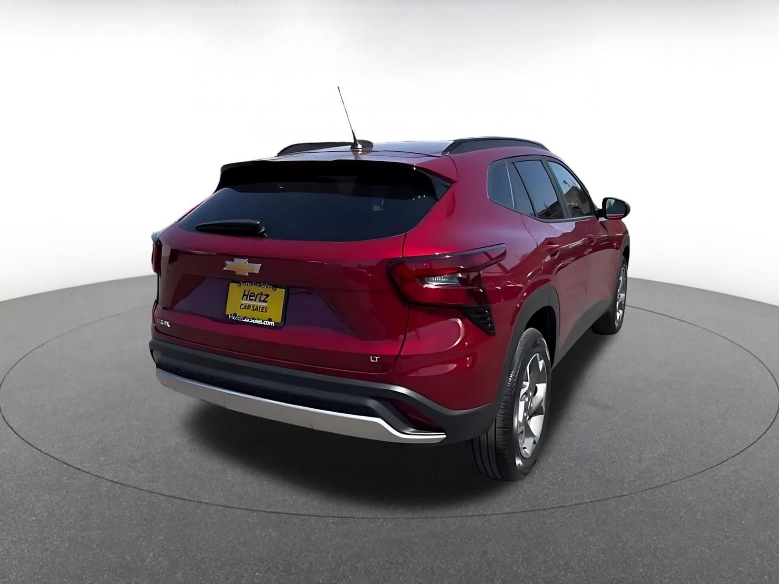 Used 2025 Chevrolet Trax LT FWD image 15