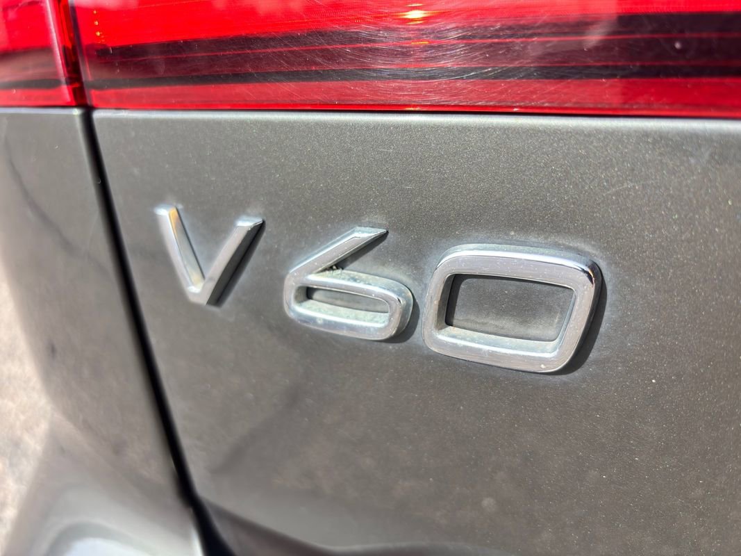 Used 2020 Volvo V60 T5 Cross Country w/ Protection Package Premier image 14