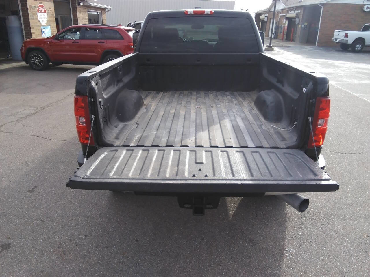 Used 2014 Chevrolet Silverado 2500 LT w/ Custom Sport Truck Package image 8