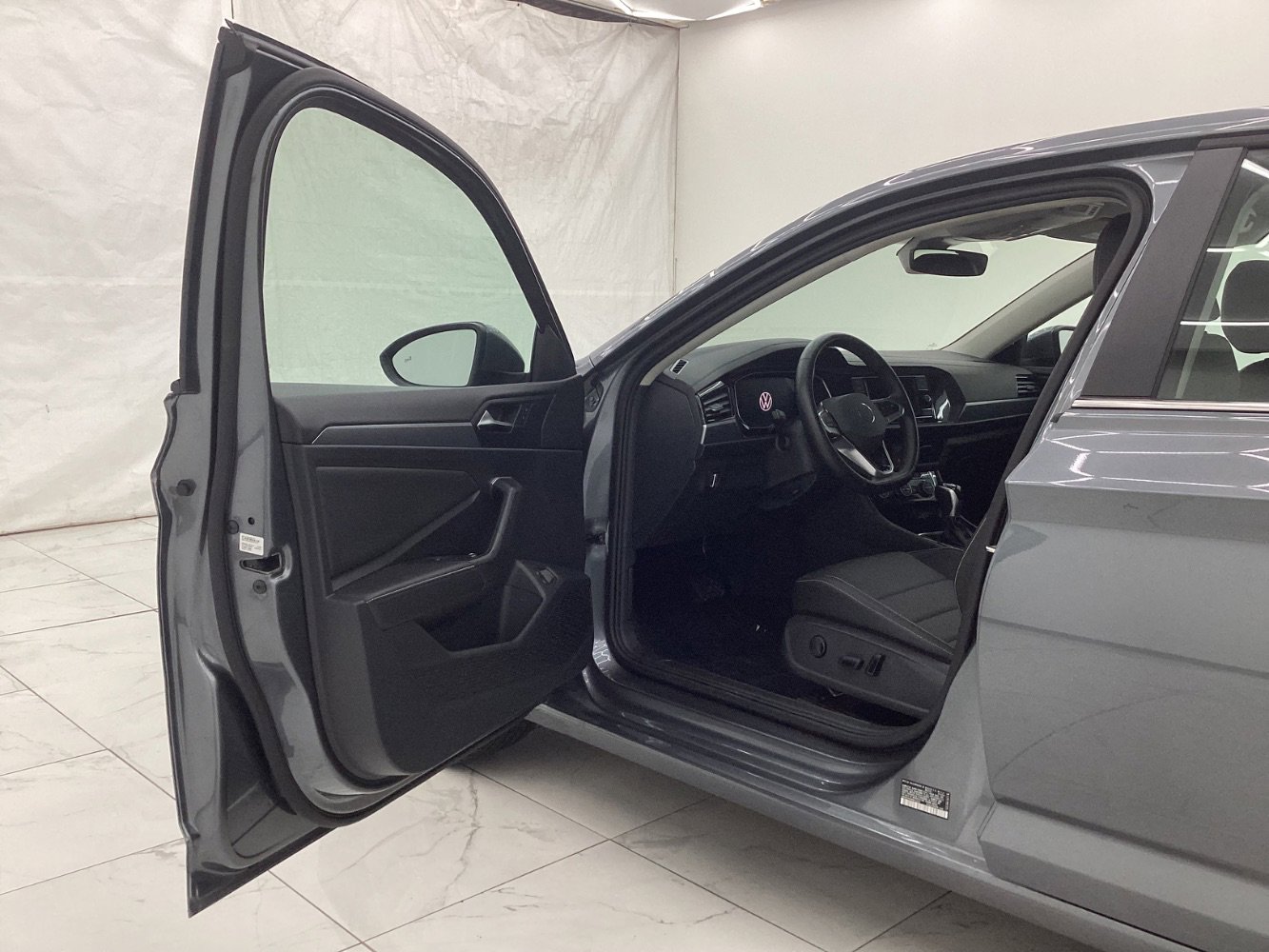 Used 2024 Volkswagen Jetta SE image 16
