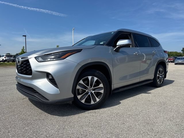 Used 2021 Toyota Highlander XLE