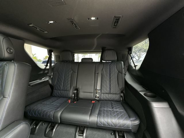 Certified 2026 Cadillac Escalade IQL Sport 1 w/ LPO, ONYX Package AWD/4WD image 32