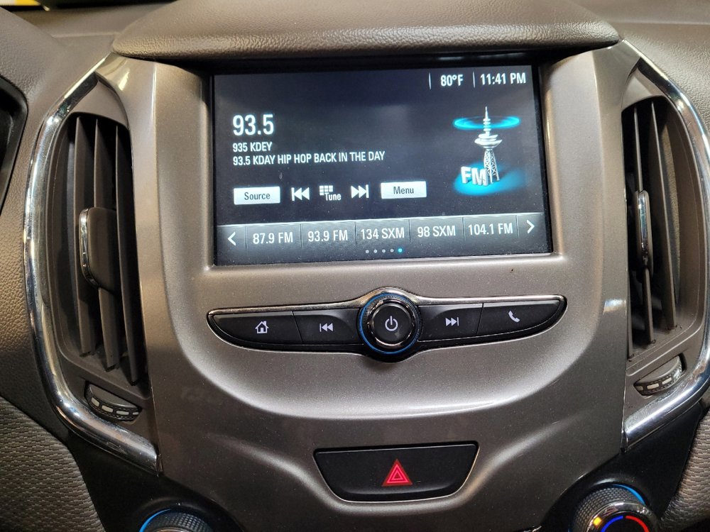 Used 2018 Chevrolet Cruze LT w/ Convenience Package image 25