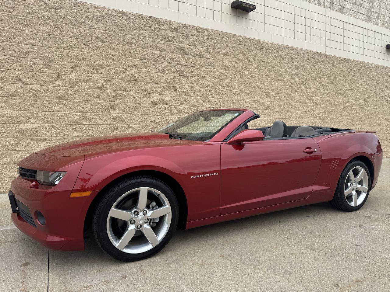 Used 2015 Chevrolet Camaro LT RWD image 5