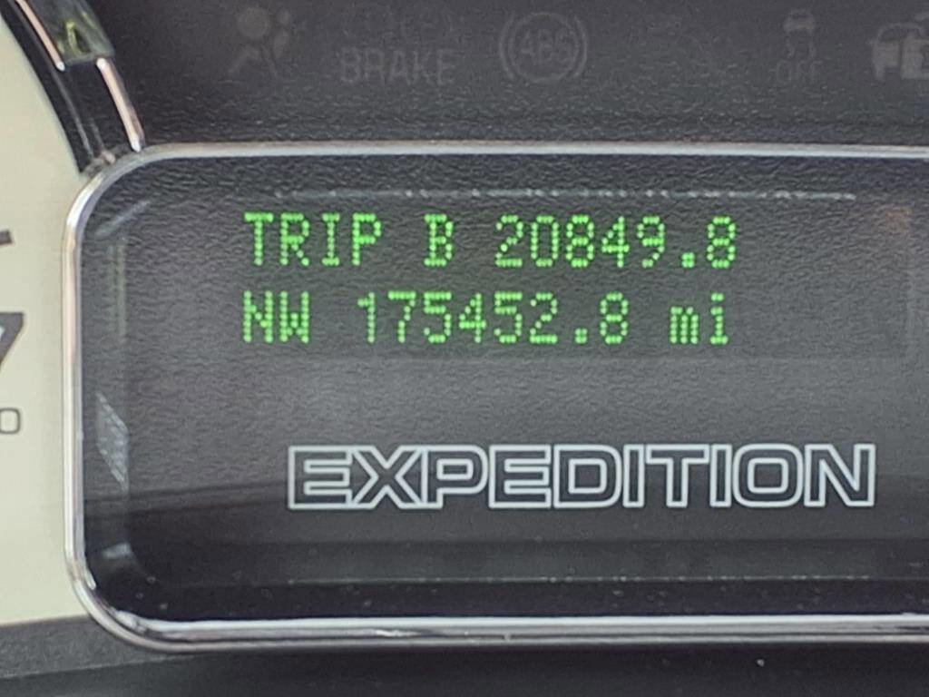 Used 2013 Ford Expedition Limited image 27