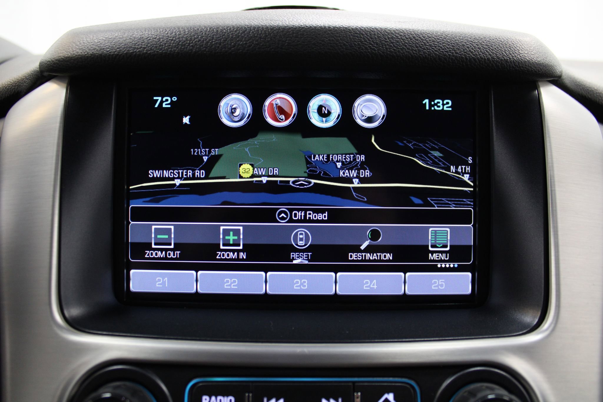 Used 2018 GMC Yukon SLT image 46