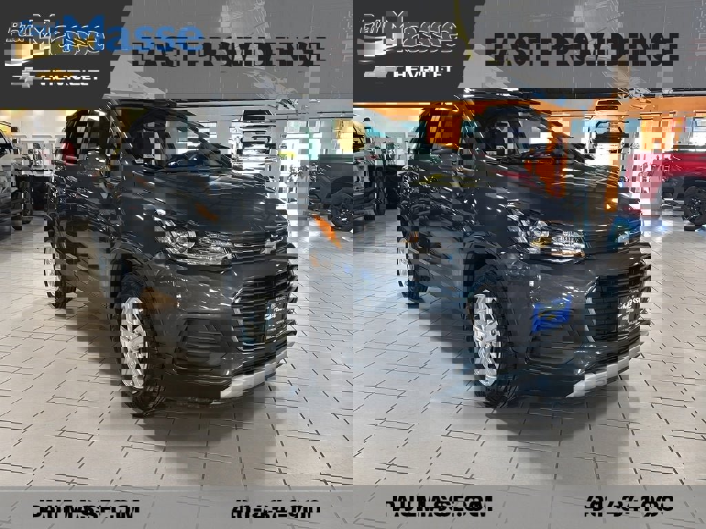 Used 2021 Chevrolet Trax LT w/ Driver Confidence Package image 3