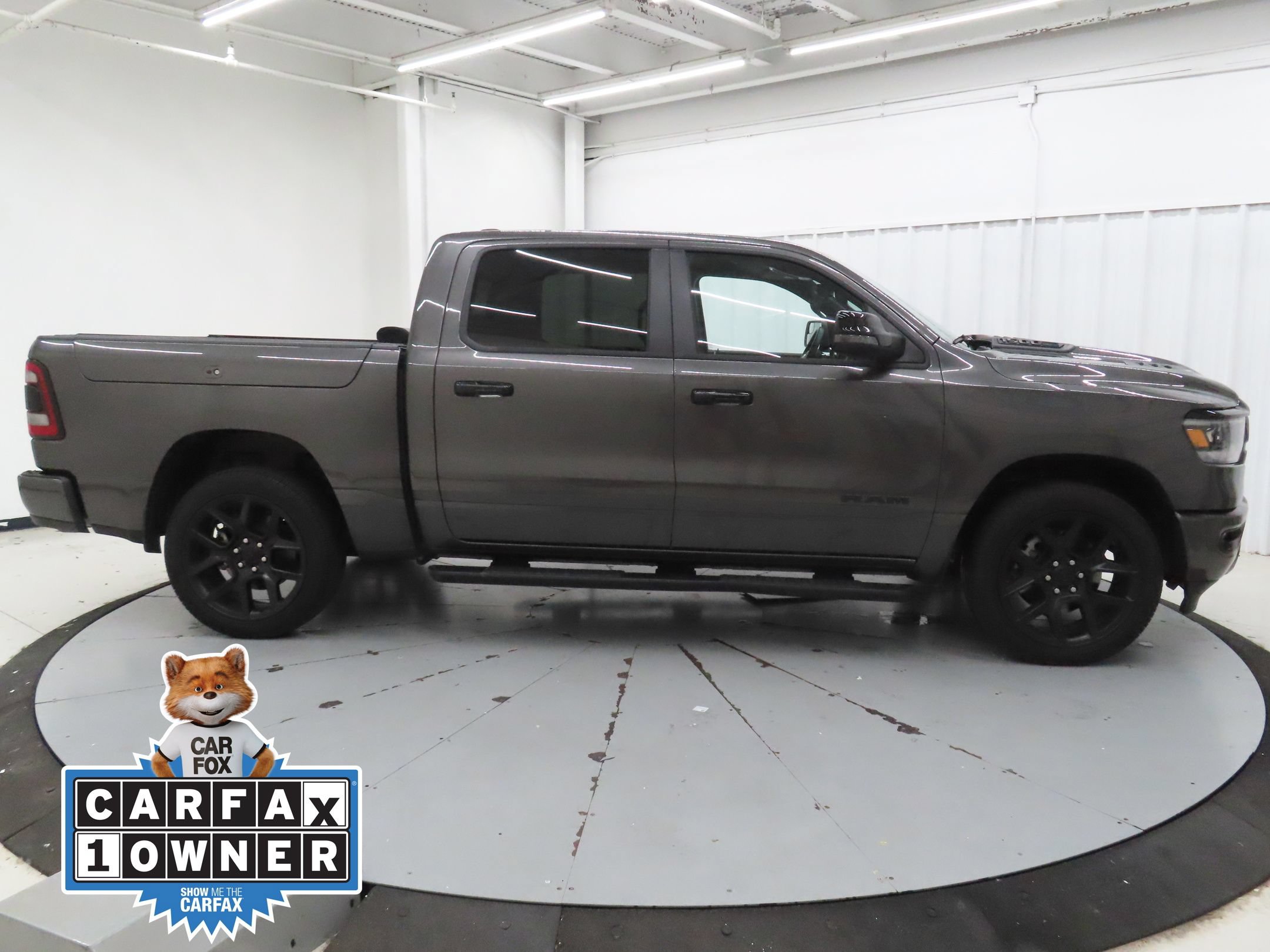 Used 2024 RAM 1500 Laramie AWD/4WD image 2