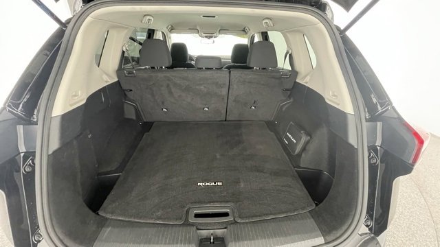 Used 2023 Nissan Rogue S image 39