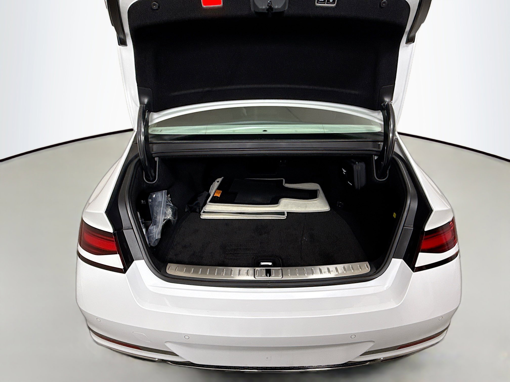 Used 2025 Genesis G90 3.5T image 26