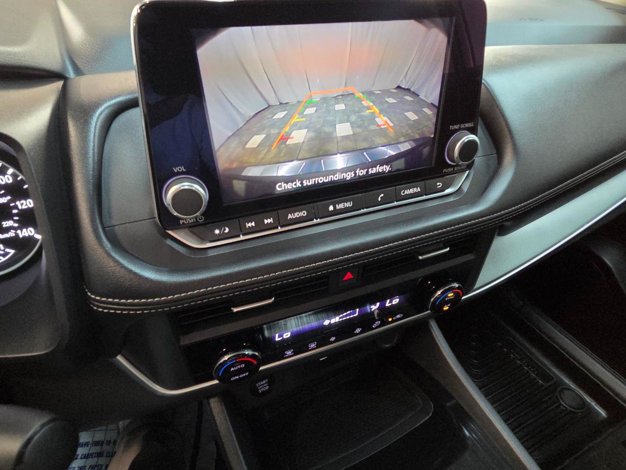 Used 2025 Nissan Rogue SV AWD/4WD image 23