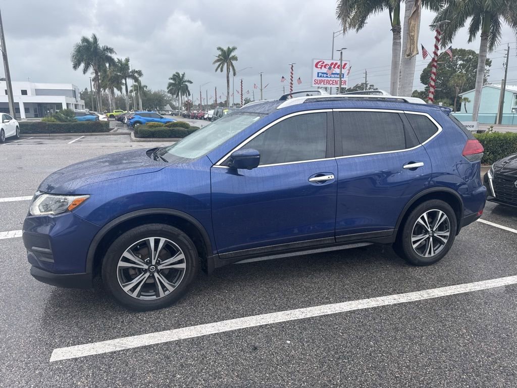 Used 2019 Nissan Rogue SV w/ Premium Package image 2