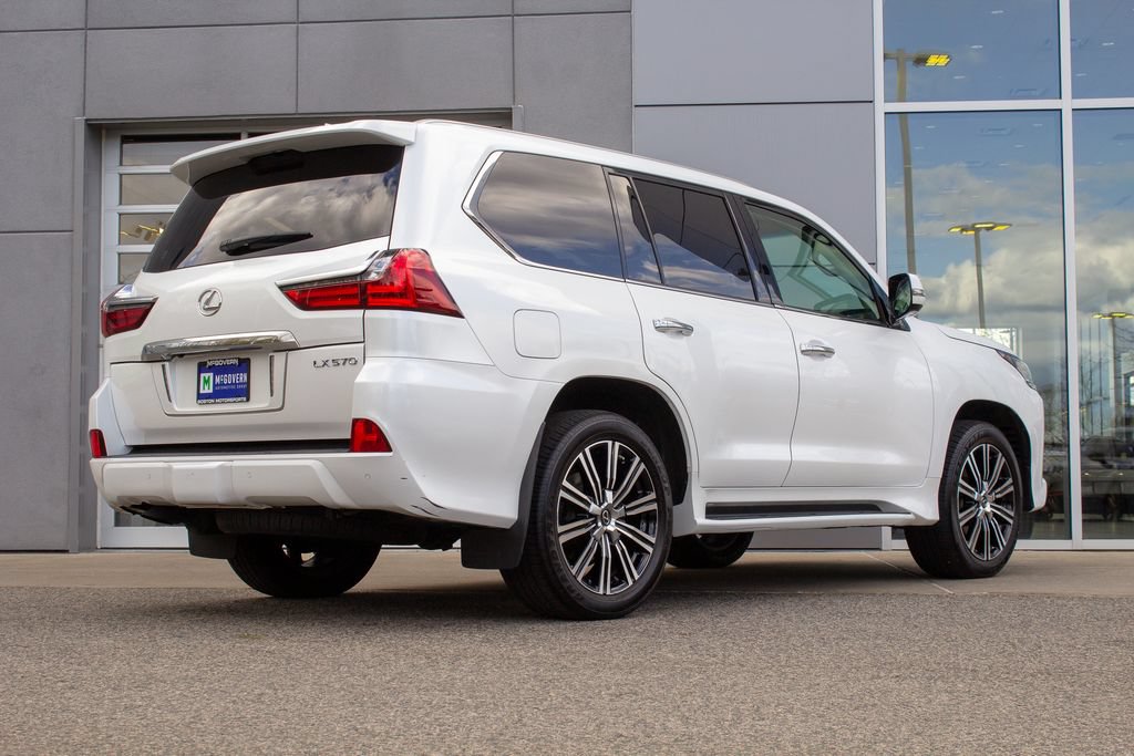 Used 2021 Lexus LX 570 4WD w/ Luxury Package image 10