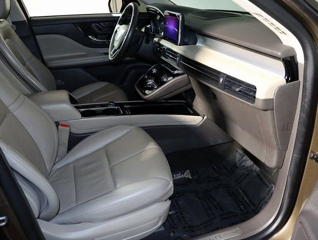 Used 2022 Lincoln Corsair AWD w/ Premium Package image 32