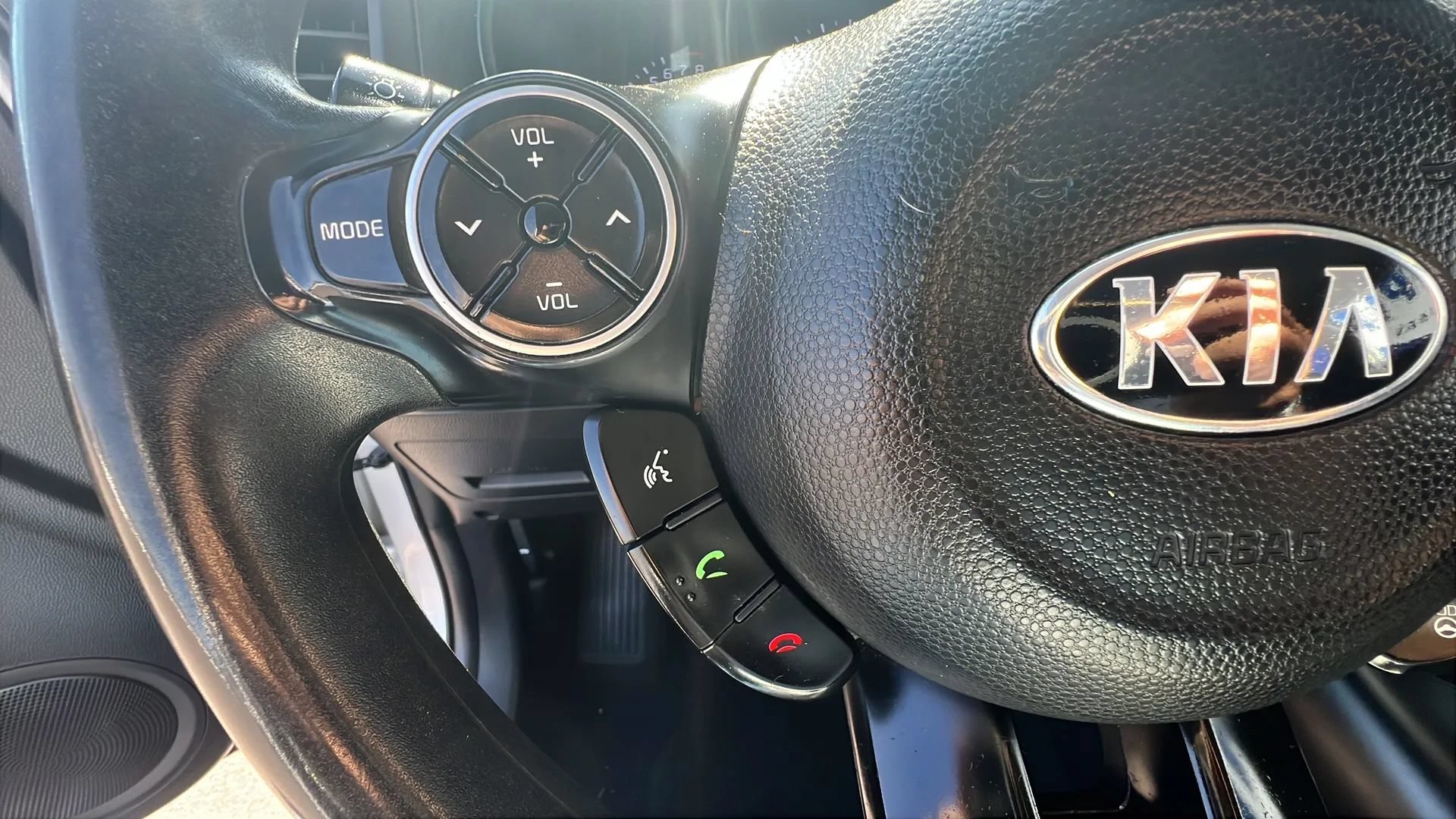 Used 2016 Kia Soul + FWD image 24