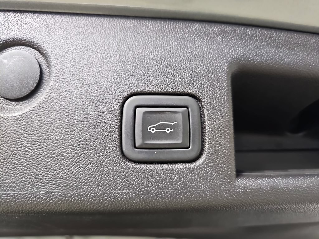Certified 2024 Chevrolet Equinox LT w/ LPO, Floor Liner Package AWD/4WD image 17