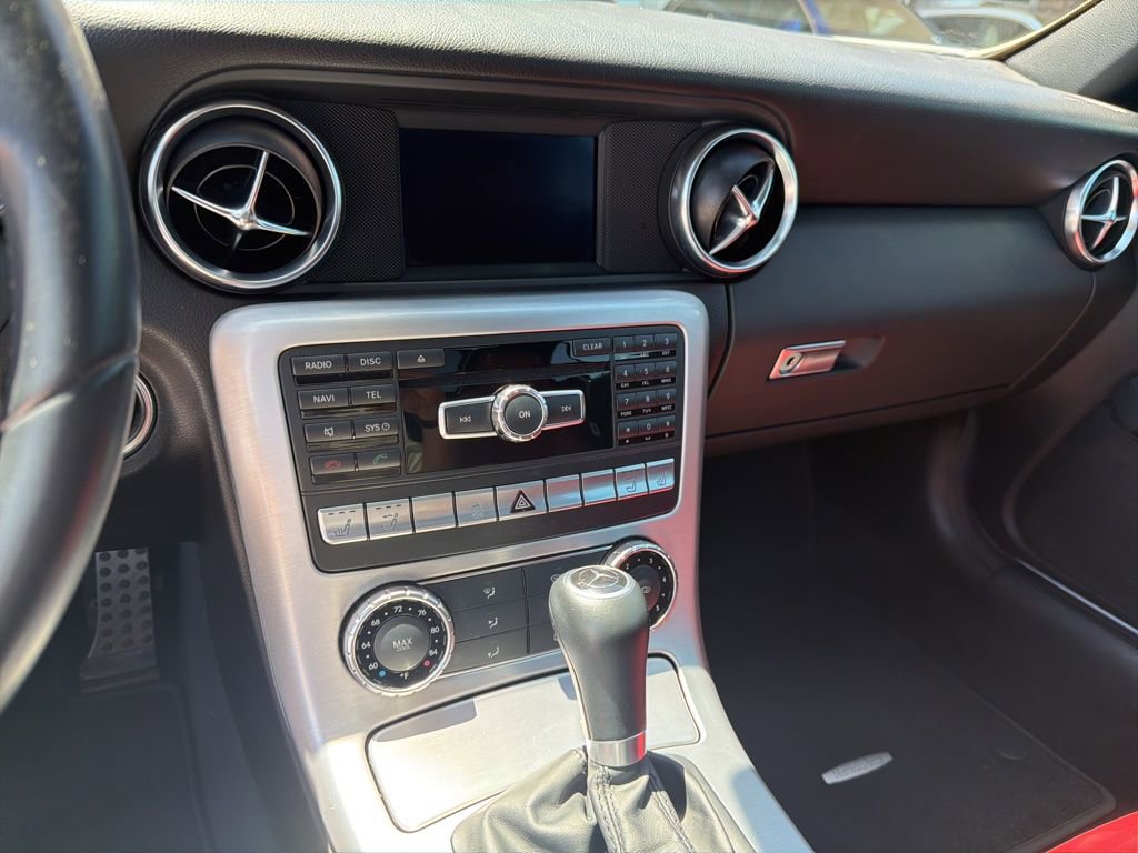 Used 2015 Mercedes-Benz SLK 250 image 10
