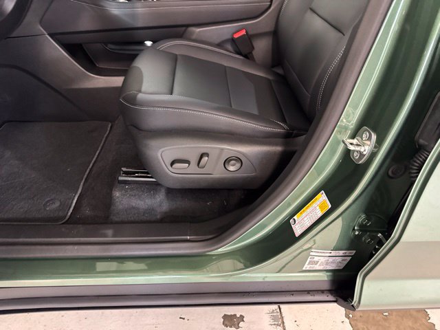 New 2027 Chevrolet Traverse LT w/ LPO, Floor Liner Package AWD/4WD image 37