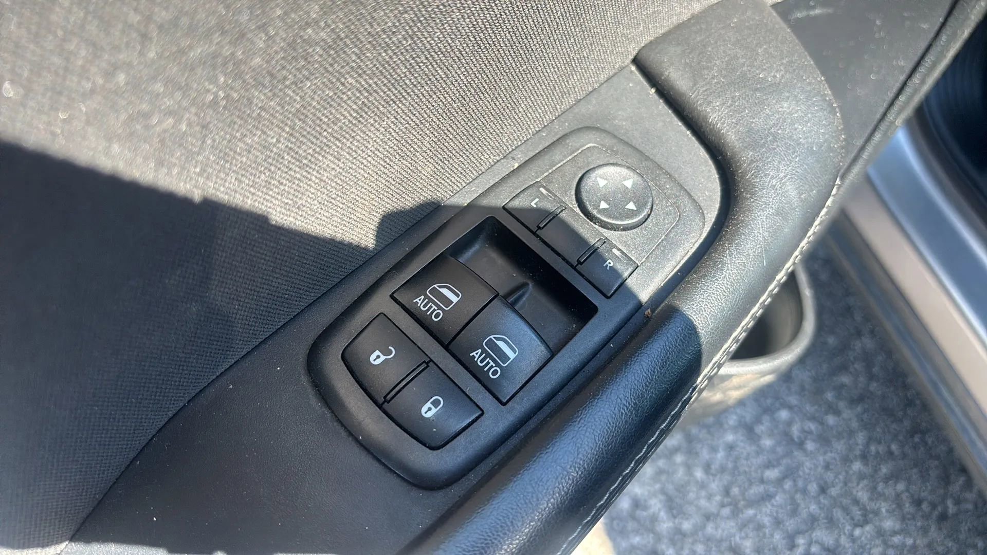 Used 2017 Dodge Challenger SXT image 10