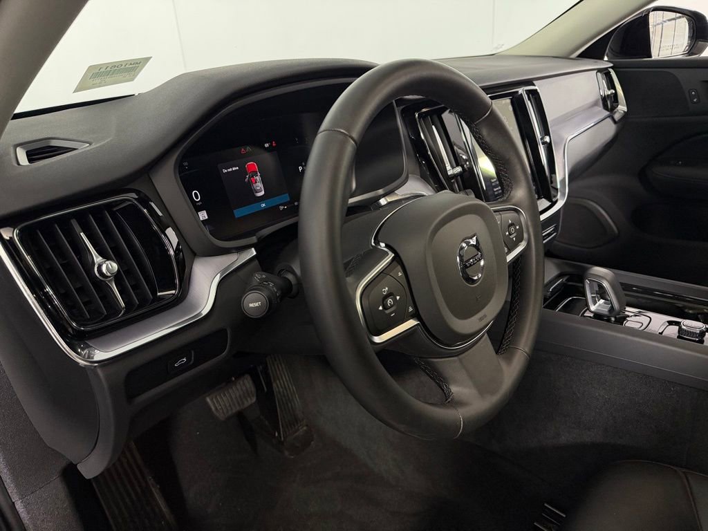 Used 2025 Volvo S60 B5 Core image 22