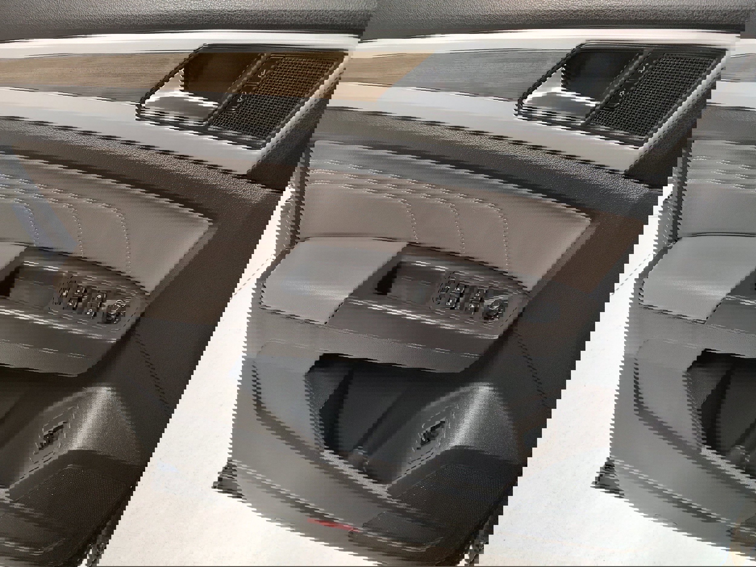 Used 2022 Volkswagen Atlas SEL image 9