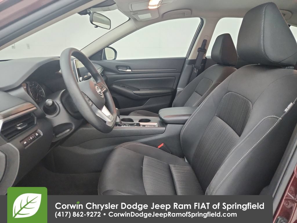 Used 2025 Nissan Altima 2.5 SV AWD/4WD image 18