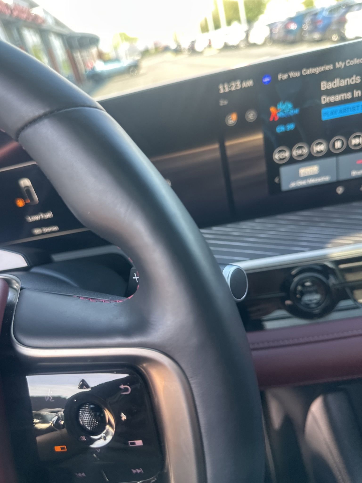 Used 2025 INFINITI QX80 Autograph w/ Autograph Exterior Package image 3