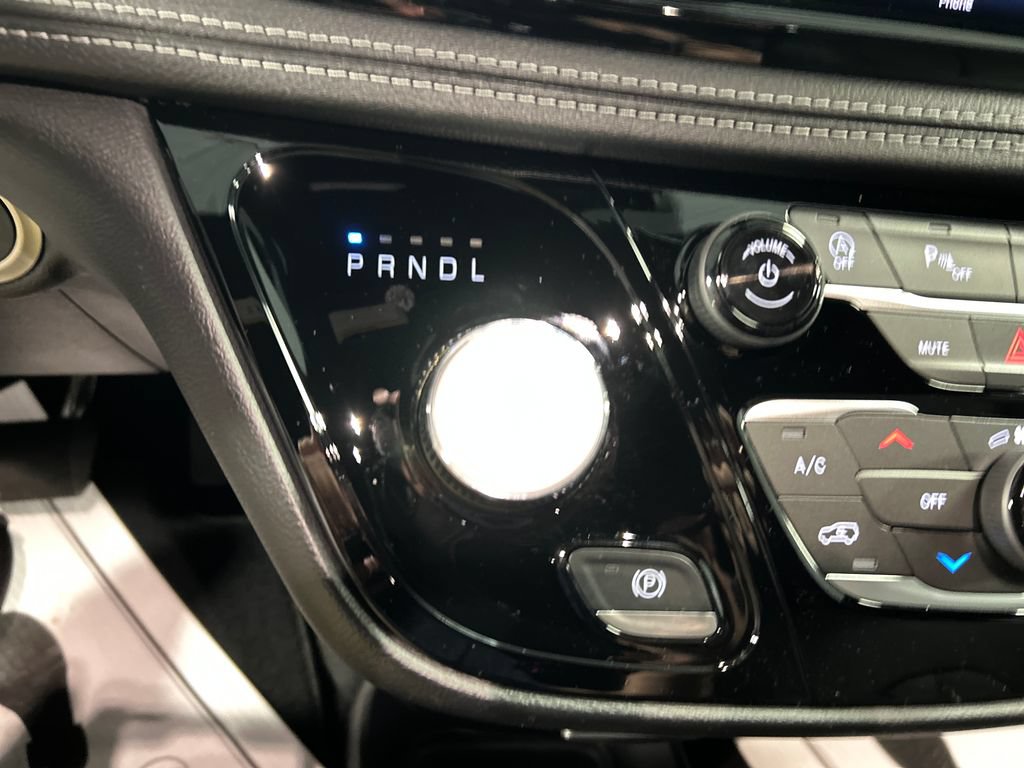 New 2027 Chrysler Pacifica Select w/ Family Tech Group FWD image 18