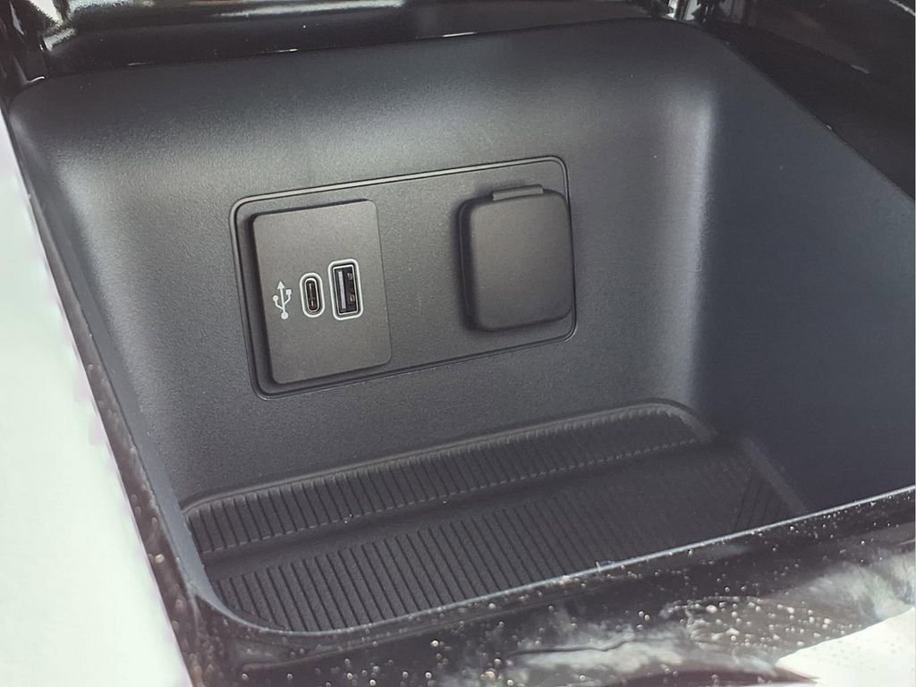 New 2026 Ford Explorer Platinum image 10