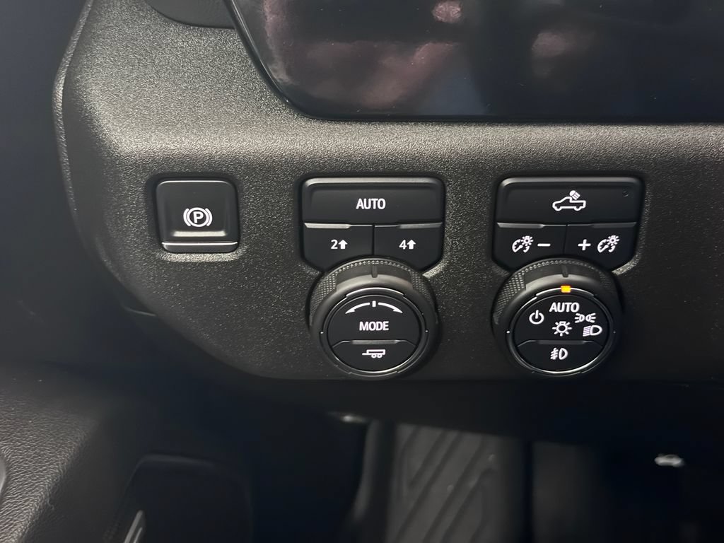 Certified 2025 Chevrolet Silverado 1500 RST w/ Convenience Package II AWD/4WD image 26