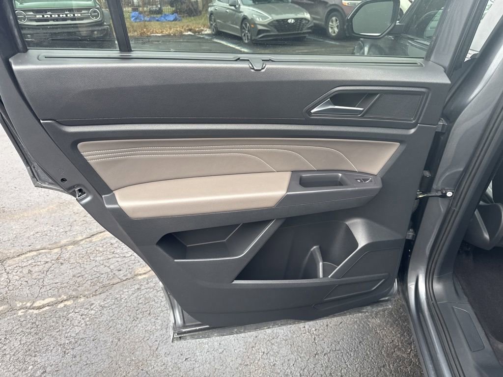 Used 2021 Volkswagen Atlas SE image 38