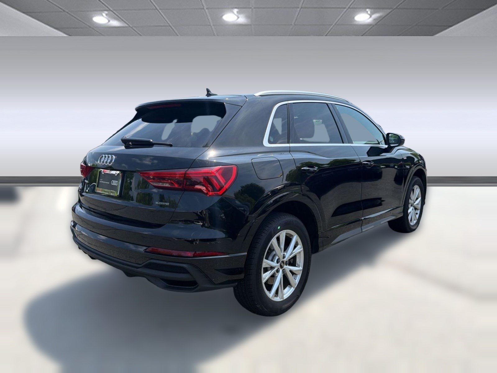 Certified 2025 Audi Q3 2.0T Premium w/ Convenience Package AWD/4WD image 9