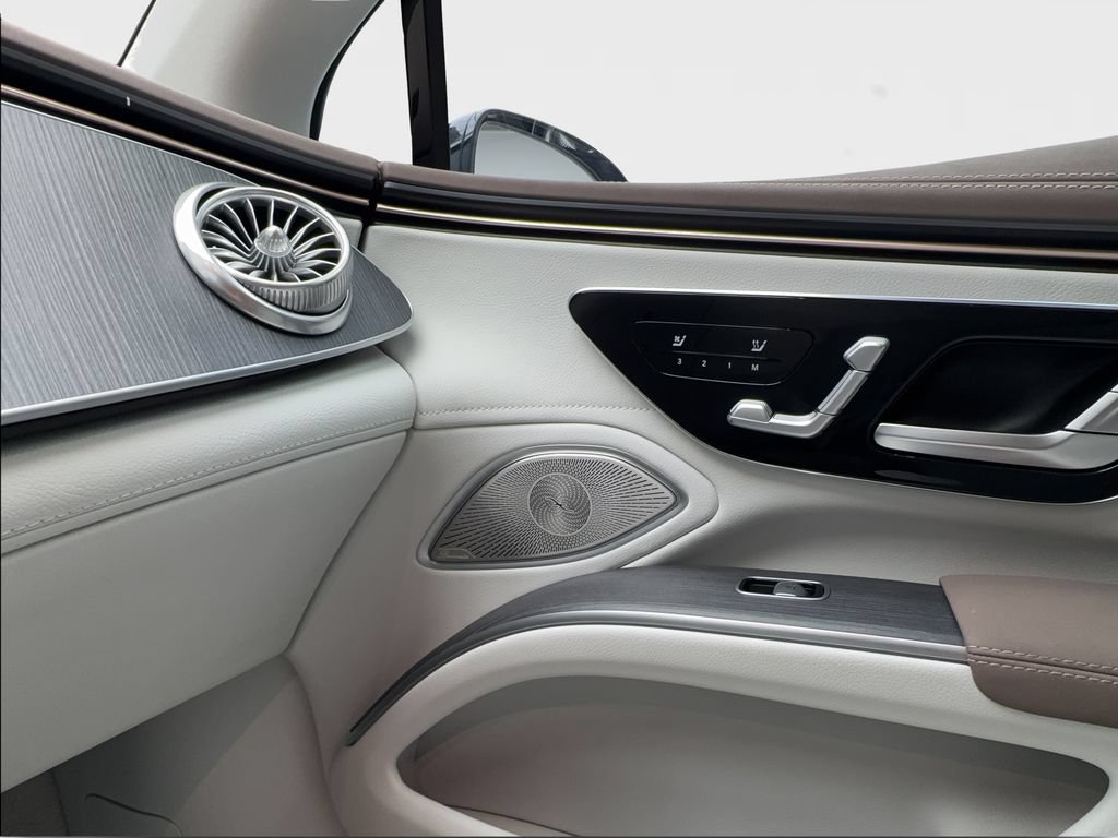 Used 2022 Mercedes-Benz EQS 450+ Sedan image 46