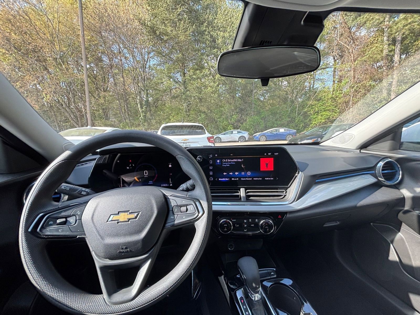 Used 2025 Chevrolet Trax LT image 34