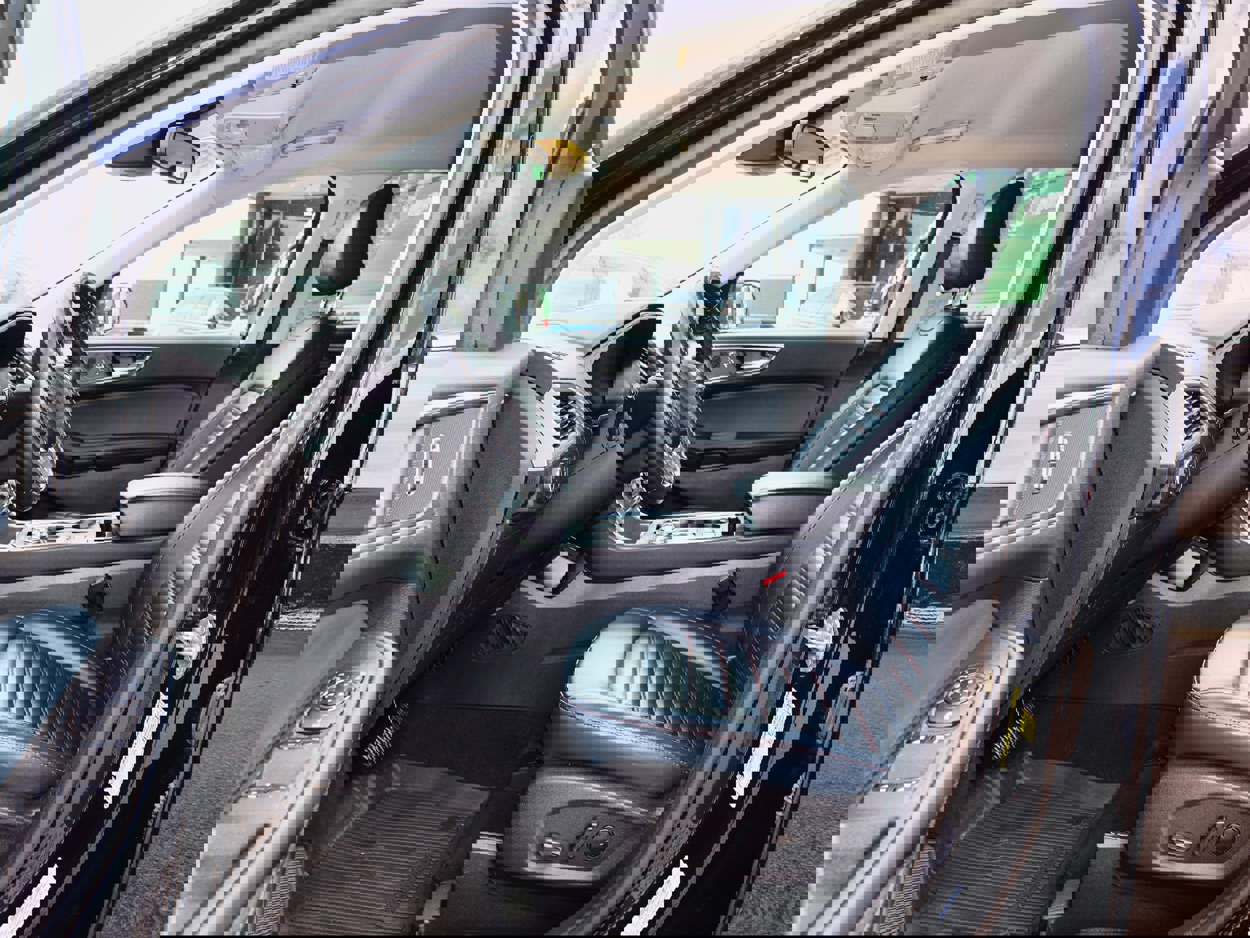 Used 2022 Ford Edge SEL w/ Sport Appearance Package image 13