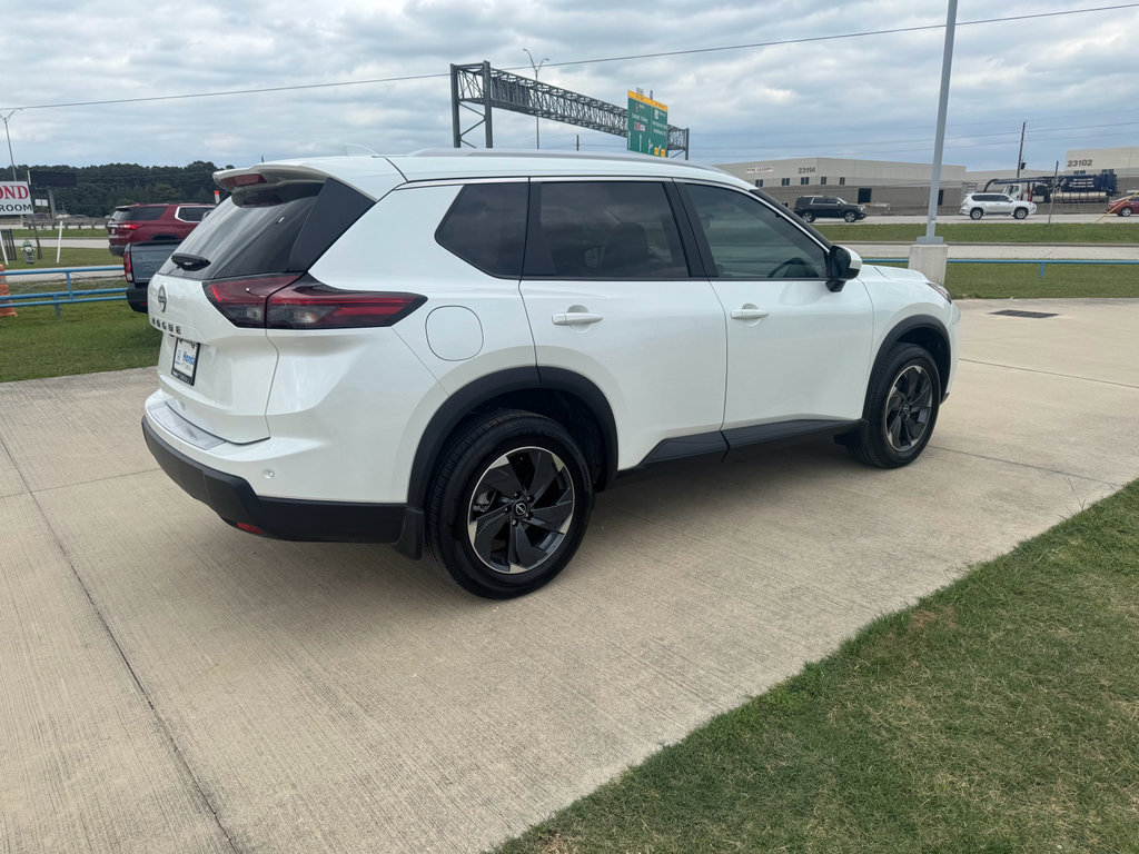 Used 2025 Nissan Rogue SV w/ SV Premium Package FWD image 8