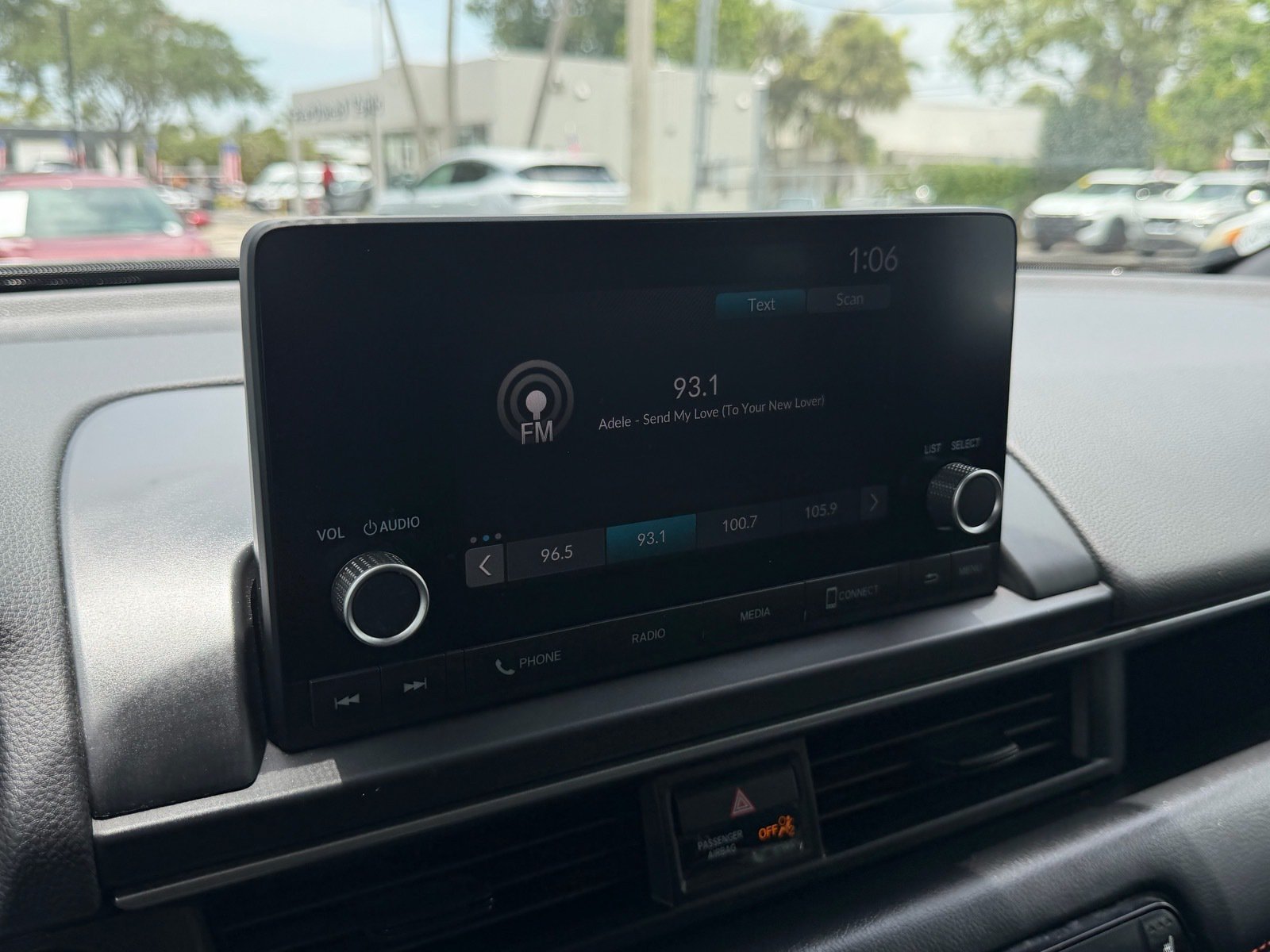Used 2025 Honda Pilot Sport image 23