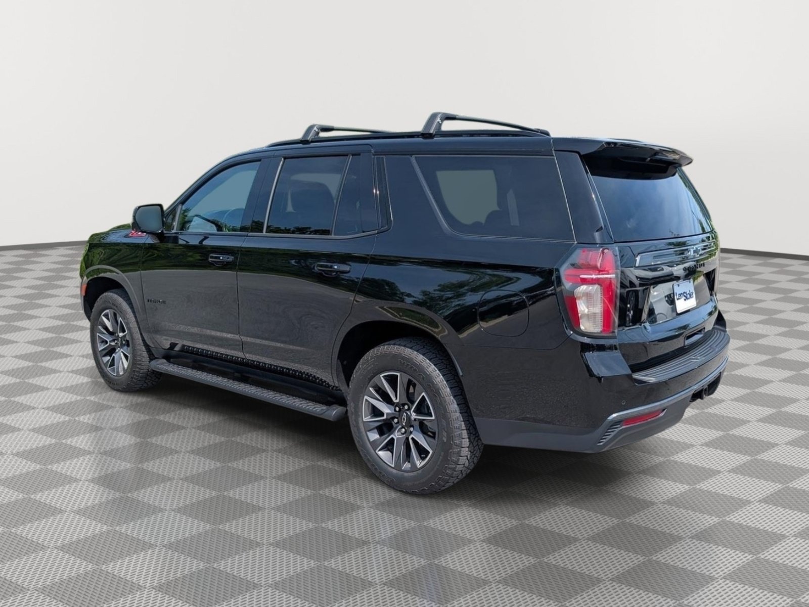 Used 2021 Chevrolet Tahoe Z71 w/ Z71 Off-Road Package AWD/4WD image 3