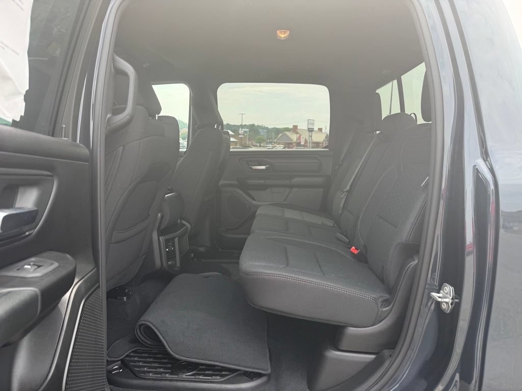 New 2026 RAM 1500 Express AWD/4WD image 12
