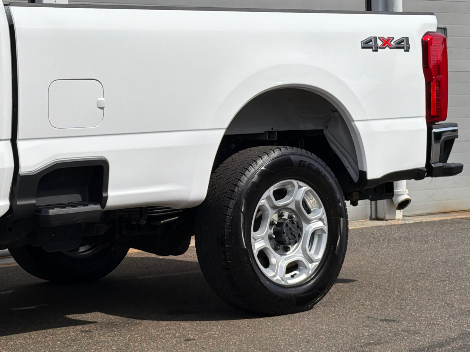 Used 2025 Ford F350 XLT AWD/4WD image 6