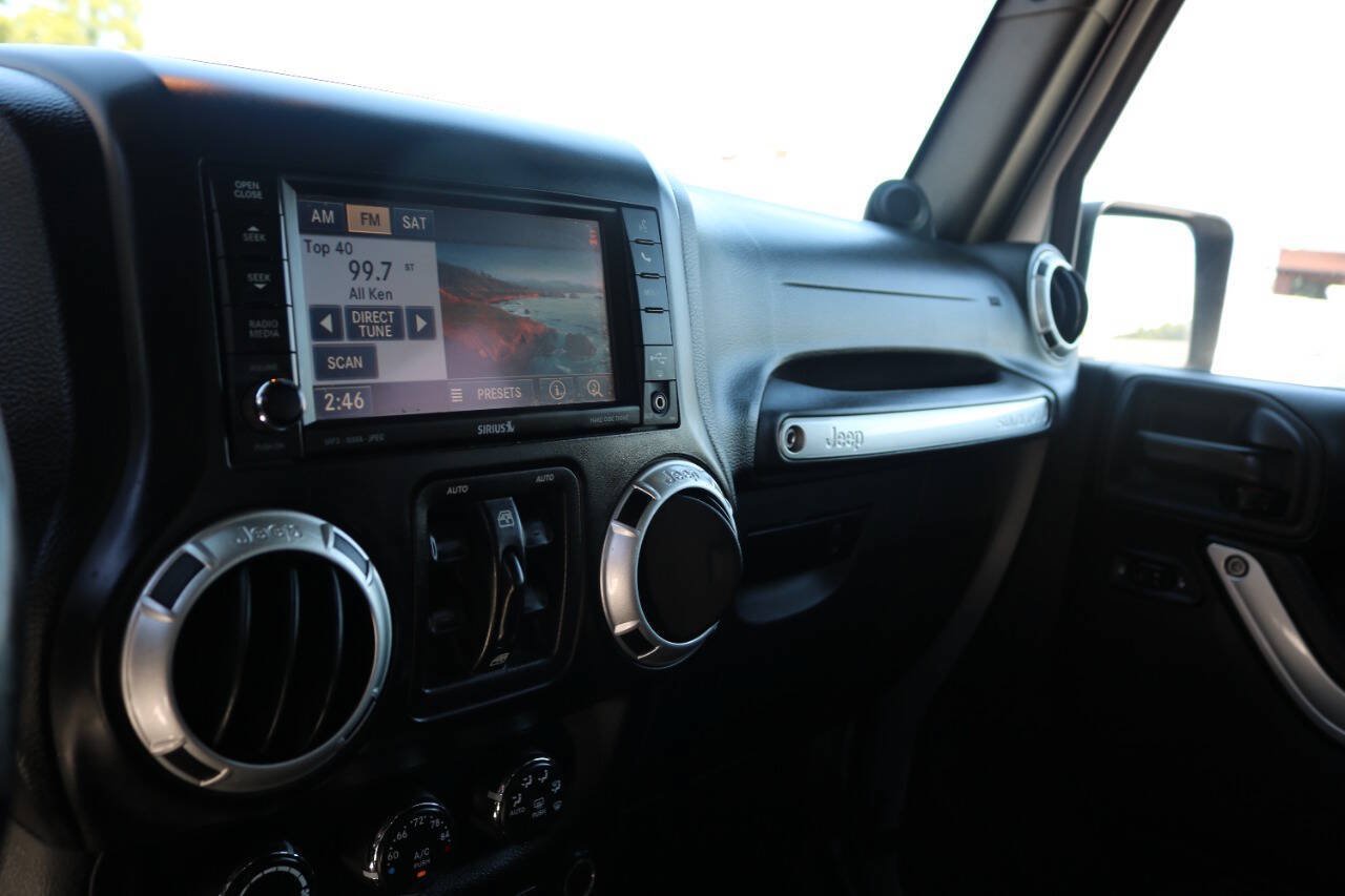 Used 2014 Jeep Wrangler Unlimited Rubicon AWD/4WD image 81