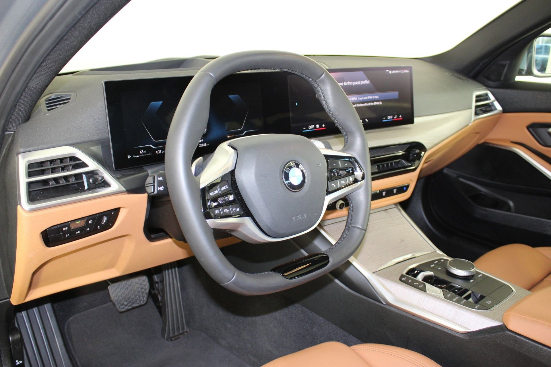 Certified 2025 BMW 330i xDrive Sedan image 4