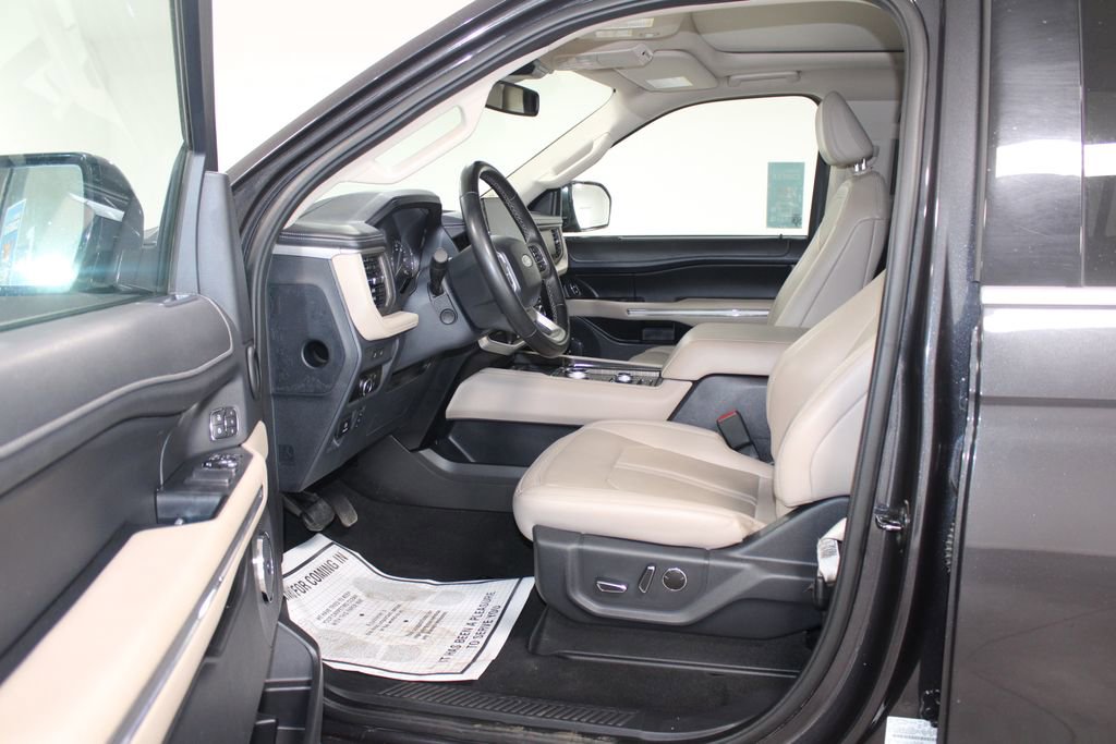 Used 2024 Ford Expedition Limited image 23