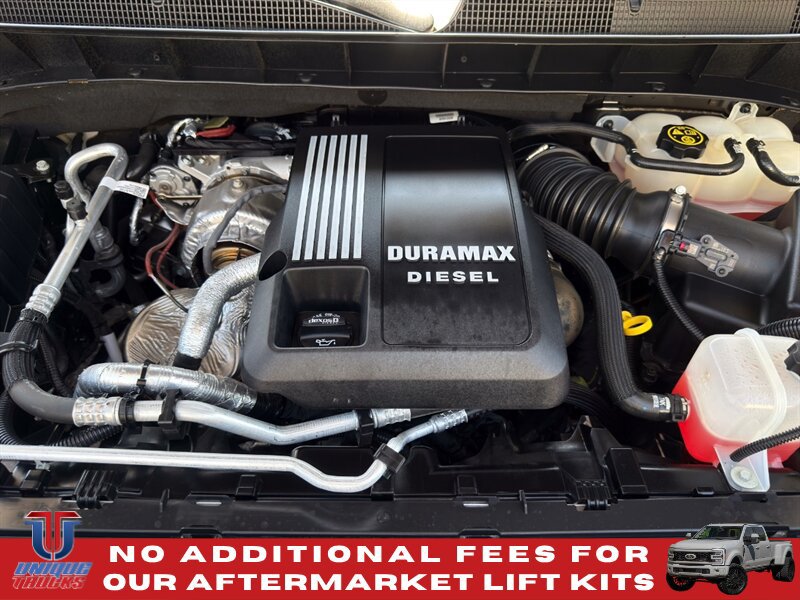 Used 2023 Chevrolet Silverado 1500 RST w/ Redline Edition AWD/4WD image 13