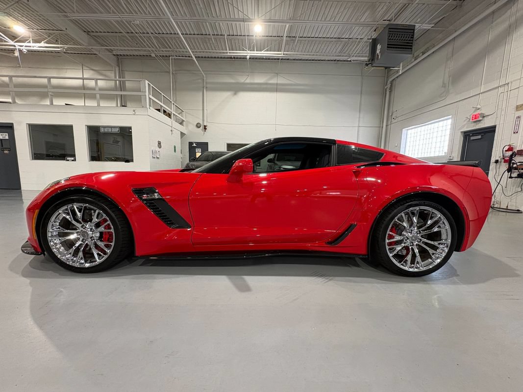 Used 2016 Chevrolet Corvette Z06 w/ 2LZ Preferred Equipment Group RWD image 4