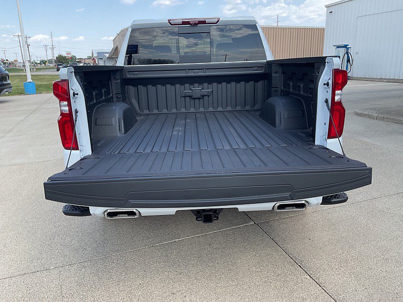 New 2026 Chevrolet Silverado 1500 High Country w/ High Country Premium Package AWD/4WD image 9