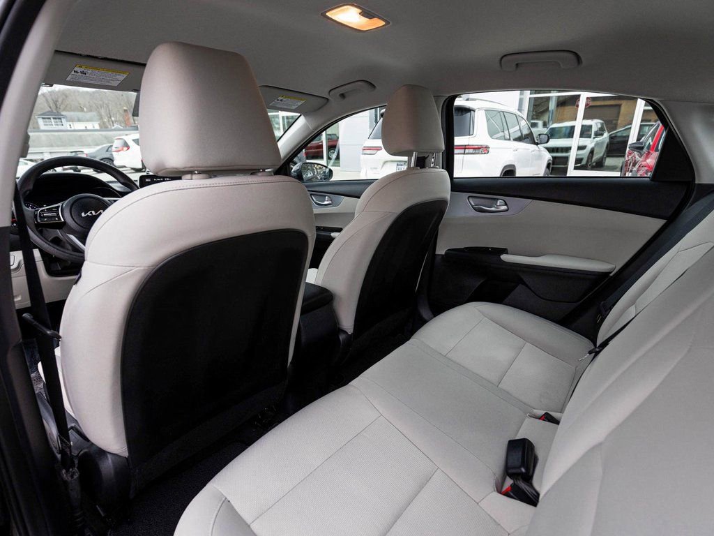 Used 2023 Kia Forte LXS image 28