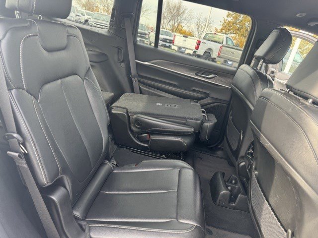 Used 2024 Jeep Grand Cherokee L Limited image 33